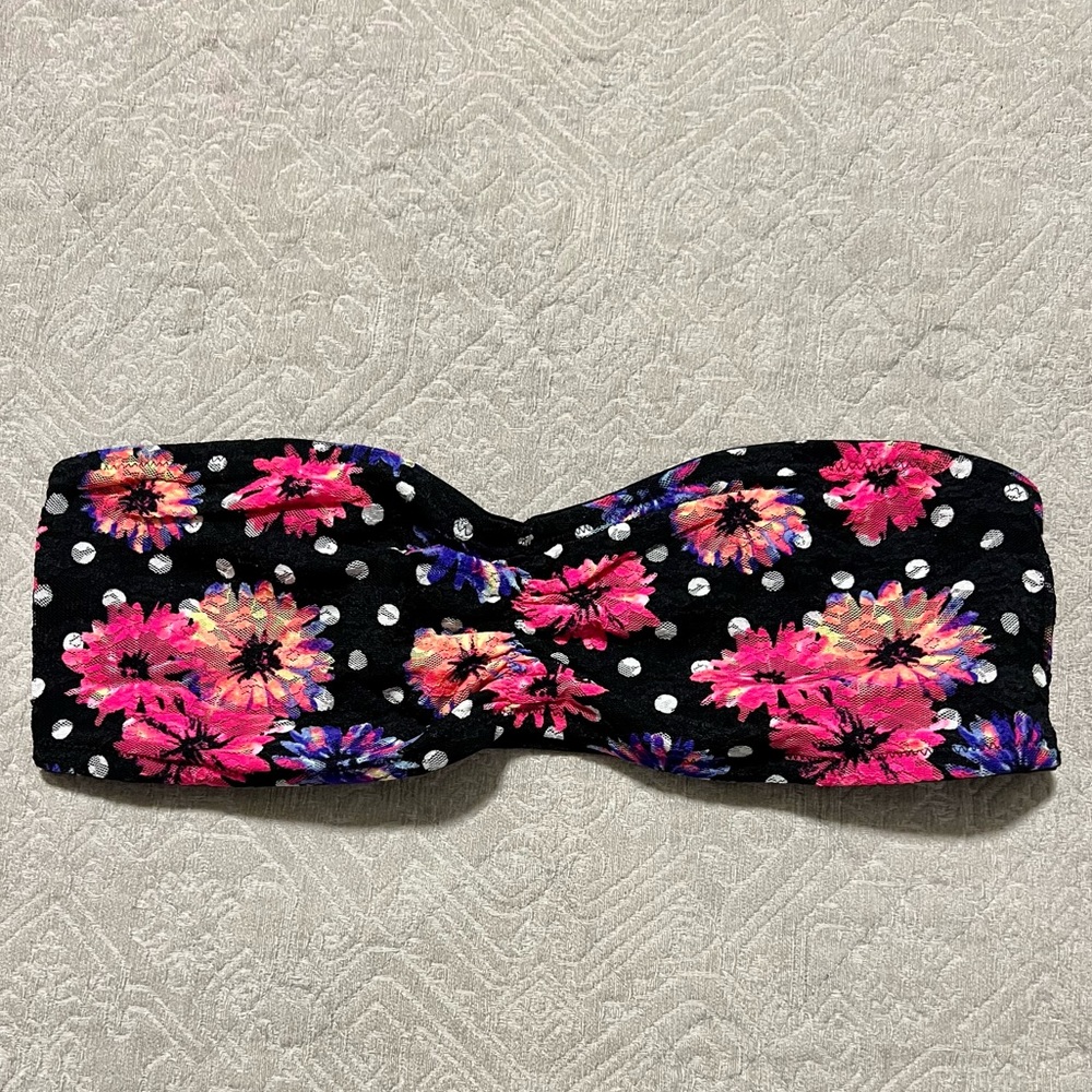 LIKE NEW PINK Victoria’s Secret Floral Lace Bandeau Bra - SZ Large